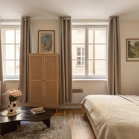 Prestigious Main Square Apartment-3